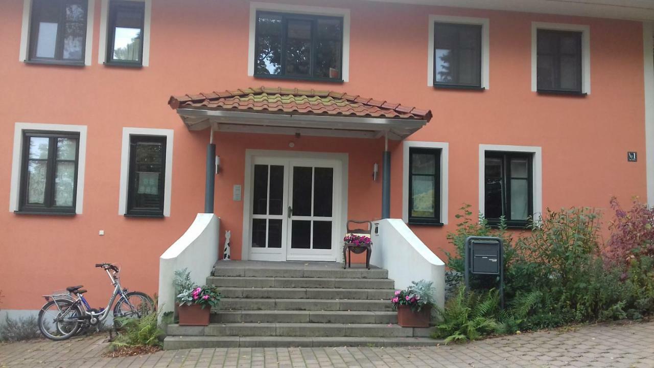 Fewo 1 Waren Mueritz - Haus Buchen Am Tiefwarensee - 1 Zi エクステリア 写真