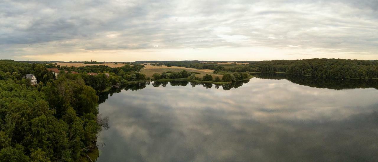 Fewo 1 Waren Mueritz - Haus Buchen Am Tiefwarensee - 1 Zi エクステリア 写真